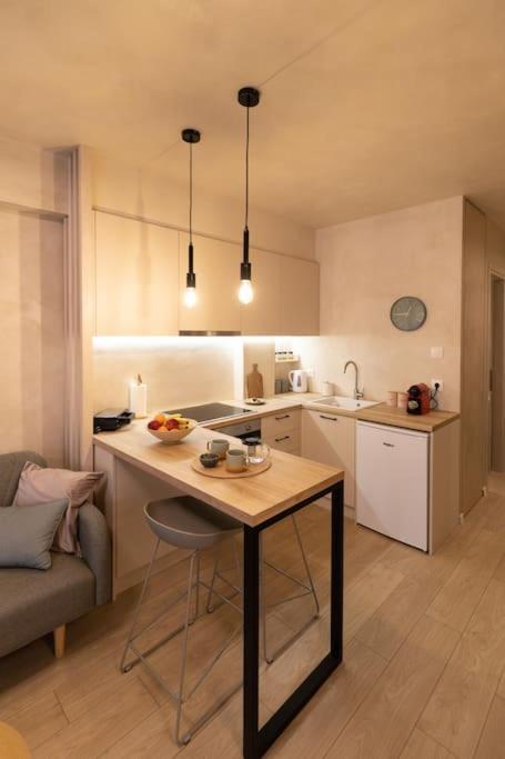 Apo-Zachari Elegant Apartment Larissa Esterno foto