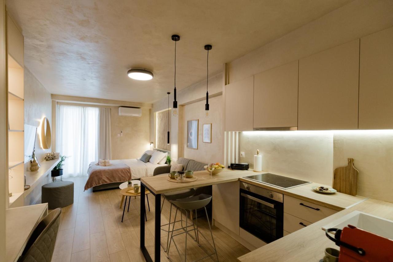 Apo-Zachari Elegant Apartment Larissa Esterno foto